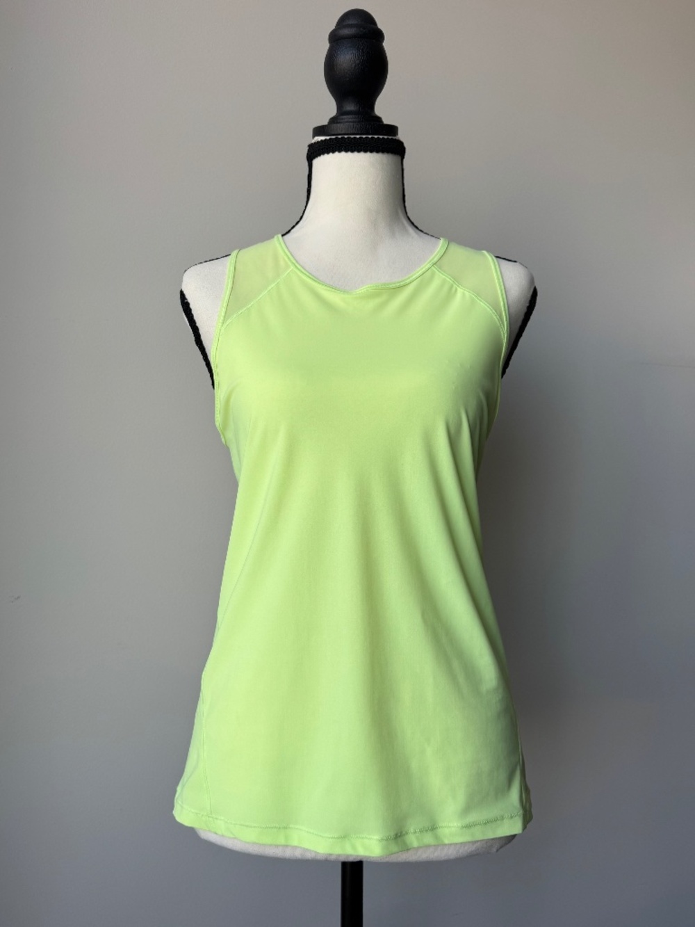 Lululemon Tank Top with Key Hole Back, Size 4